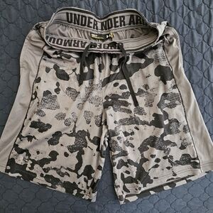 Under Armour Men's Shorts, Small